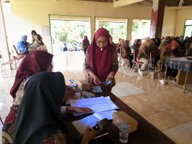 PENYALURAN INSENTIF KADER POSYANDU